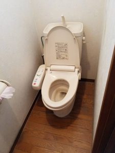 20161019-toilet_replace_before